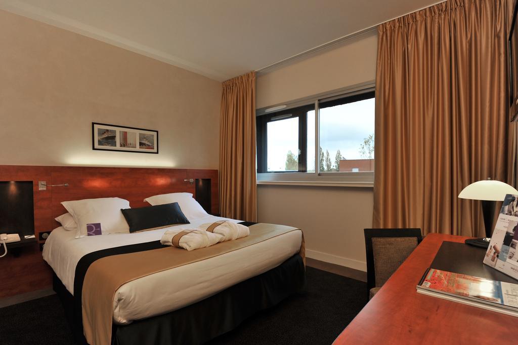 Mercure Maurepas Saint Quentin Exterior photo